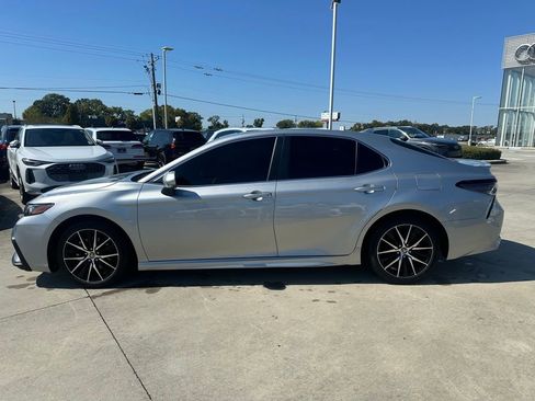 Used 2024 Toyota Camry SE w/ Audio Upgrade Package image 6