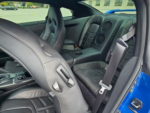 Used 2021 Nissan GT-R Premium AWD/4WD image 10