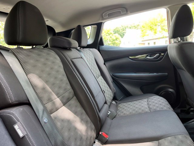 Used 2020 Nissan Rogue Sport SV FWD image 20