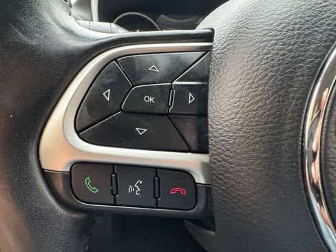 Used 2019 Jeep Compass Latitude w/ Popular Equipment Group image 18