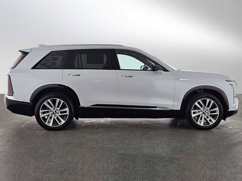 New 2026 Cadillac Vistiq Luxury w/ LPO, Floor Liner Package image 2