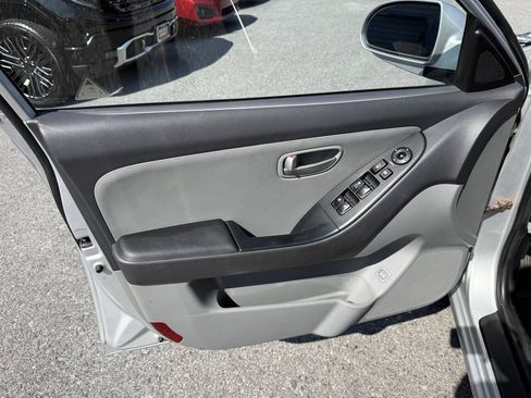 Used 2009 Hyundai Elantra GLS w/ Popular Equipment Pkg 2 FWD image 10