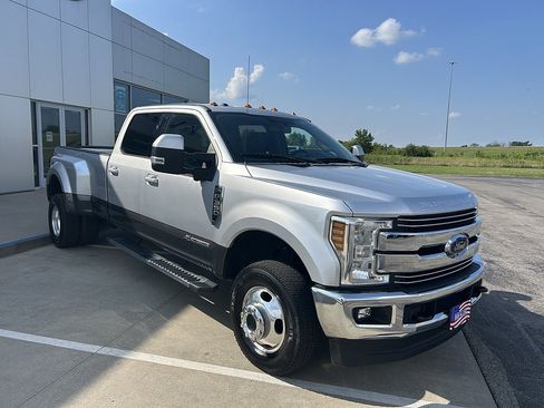 Used 2018 Ford F350 Lariat w/ Lariat Value Package AWD/4WD image 8