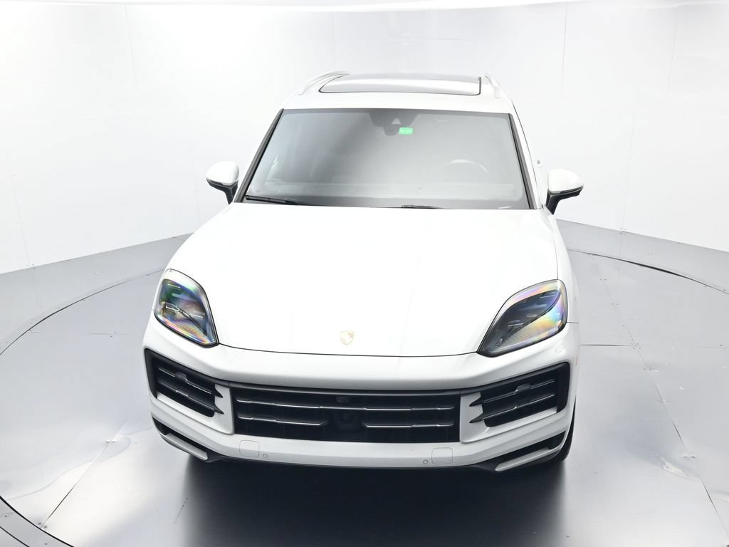 Certified 2024 Porsche Cayenne AWD/4WD image 40