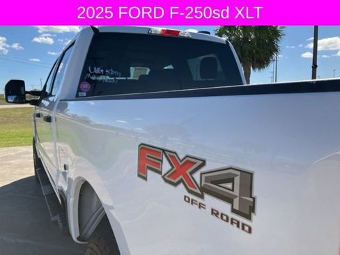 Used 2025 Ford F250 XLT w/ FX4 Off-Road Package image 17