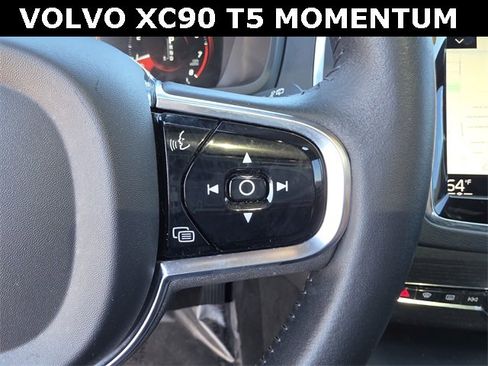 Used 2020 Volvo XC90 T5 Momentum image 31