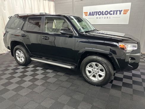 Used 2022 Toyota 4Runner SR5 Premium w/ Moonroof Package image 3