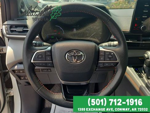 Used 2022 Toyota Sienna XSE w/ XSE Plus Package AWD/4WD image 29