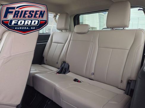 Used 2024 Ford Expedition Max XLT AWD/4WD image 25