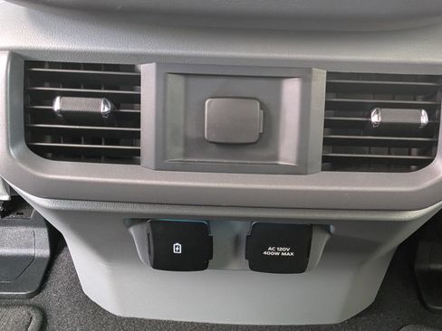 Used 2025 Ford F150 XLT w/ Equipment Group 302A MID RWD image 15