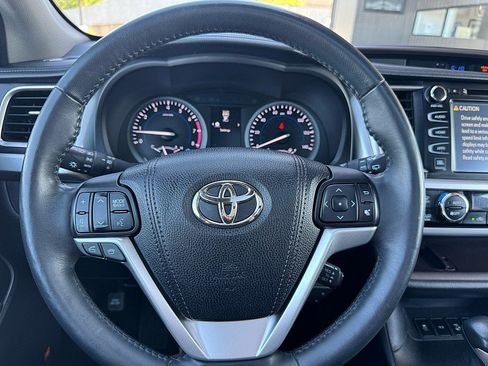 Used 2016 Toyota Highlander Limited AWD/4WD image 24