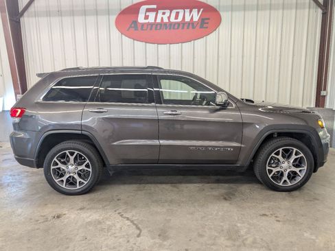 Used 2019 Jeep Grand Cherokee Limited w/ Luxury Group II AWD/4WD image 15