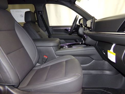 New 2025 Chevrolet Suburban LT w/ Comfort Package image 8