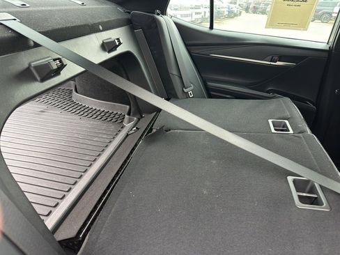 Used 2025 Toyota Camry SE image 34