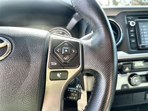 Used 2017 Toyota Tacoma SR5 image 32