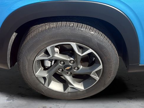 Used 2025 Chevrolet Trax LT w/ Driver Confidence Package FWD image 29
