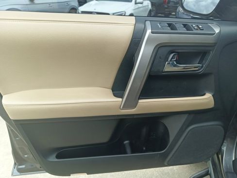 Used 2019 Toyota 4Runner SR5 image 5