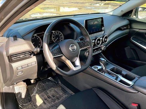Used 2021 Nissan Sentra SR w/ Lighting Package image 19
