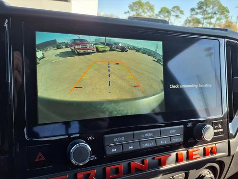 Used 2025 Nissan Frontier PRO-4X image 5