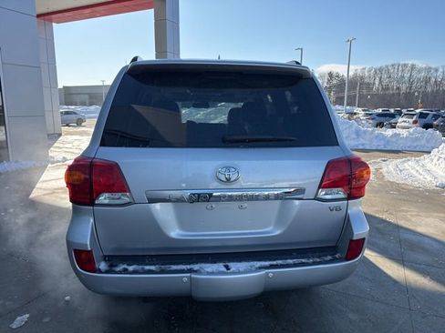 Used 2015 Toyota Land Cruiser w/ Preferred Accessory Package image 6