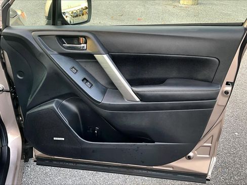 Used 2015 Subaru Forester 2.5i Limited image 22