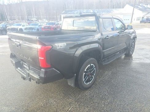 Used 2024 Toyota Tacoma TRD Sport w/ TRD Sport Upgrade Package image 21