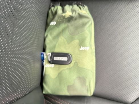 Used 2022 Jeep Compass Limited image 39