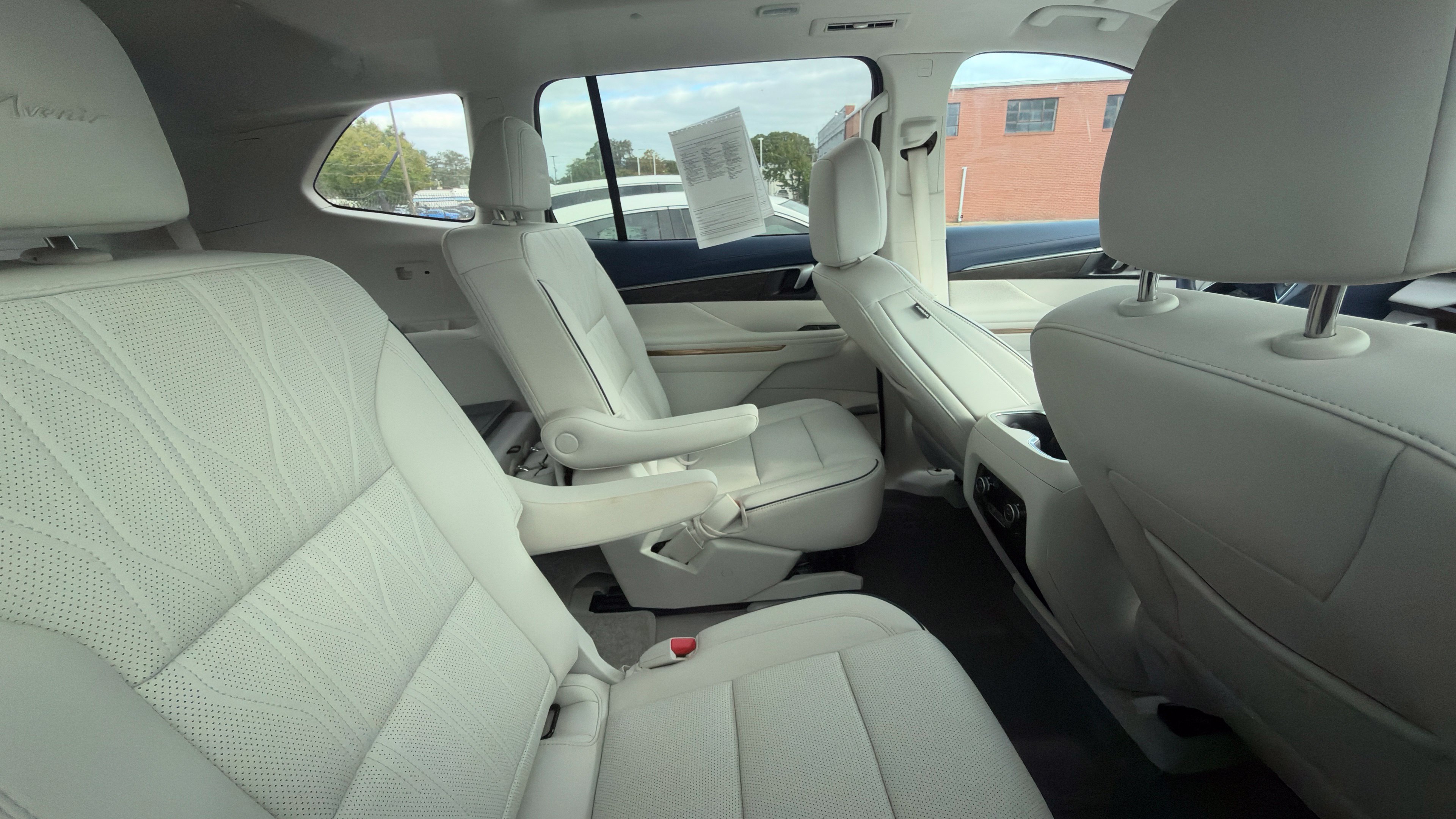 Used 2026 Buick Enclave Avenir AWD/4WD image 10