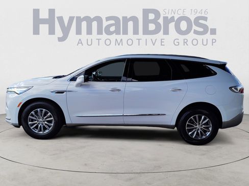 Used 2023 Buick Enclave Essence image 6