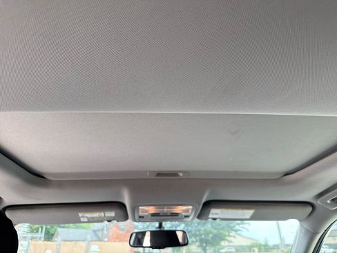 Used 2015 Toyota Highlander Limited AWD/4WD image 40