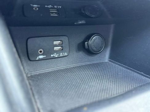 Used 2023 Subaru Forester Premium image 31