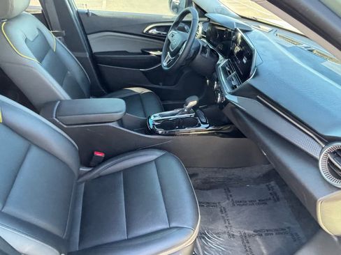 Used 2025 Chevrolet Trax ACTIV image 12