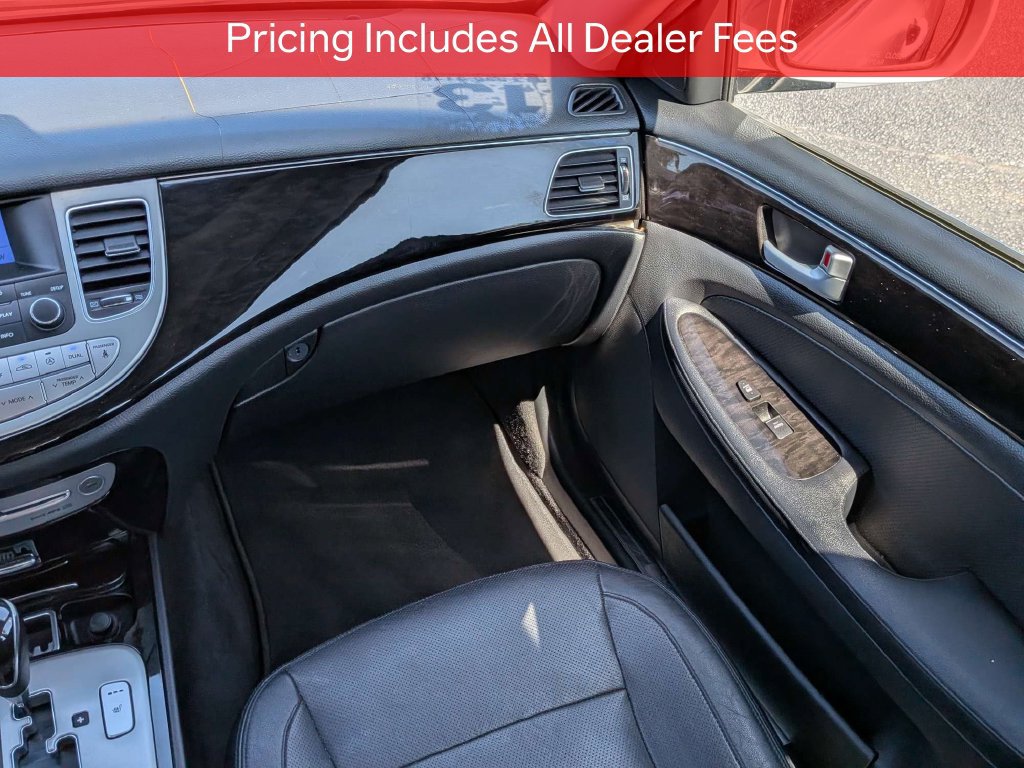 Used 2013 Hyundai Genesis 3.8 RWD image 16