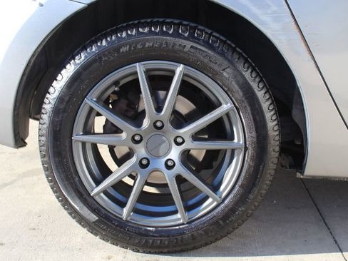 Used 2010 MAZDA MAZDA3 i Touring image 9