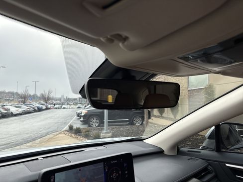 Used 2022 Lexus RX 350L Premium image 27