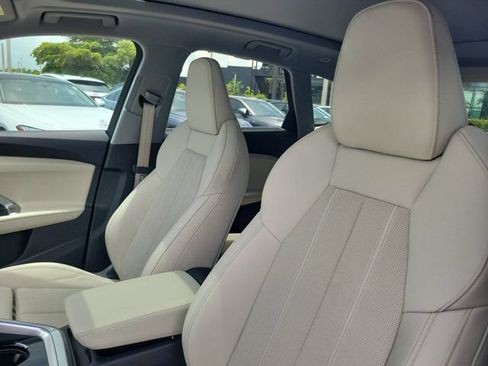 Certified 2025 Audi Q5 Premium Plus w/ Premium Plus AWD/4WD image 16