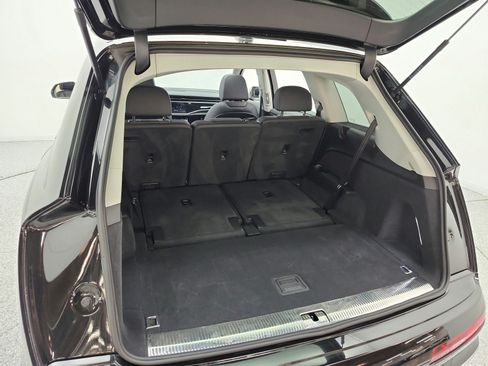 Used 2023 Audi Q7 2.0T Premium AWD/4WD image 30