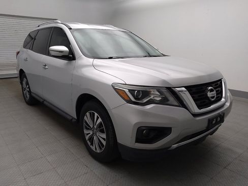 Used 2019 Nissan Pathfinder SV FWD image 13