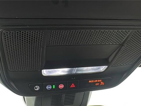 Used 2025 Chevrolet Equinox LT image 30