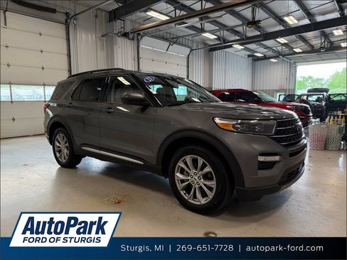 Used 2023 Ford Explorer XLT w/ Equipment Group 202A AWD/4WD image 1