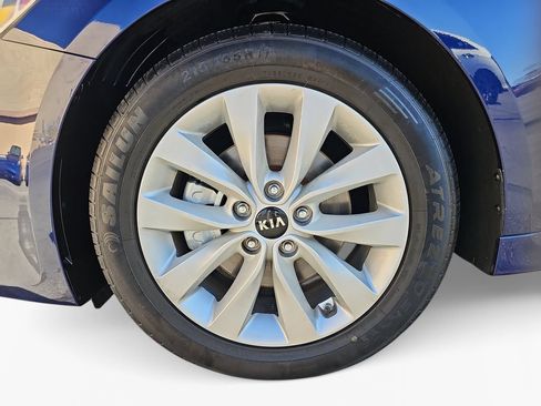 Used 2018 Kia Optima S FWD image 22