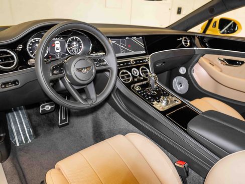Certified 2024 Bentley Continental GT V8 AWD/4WD image 17