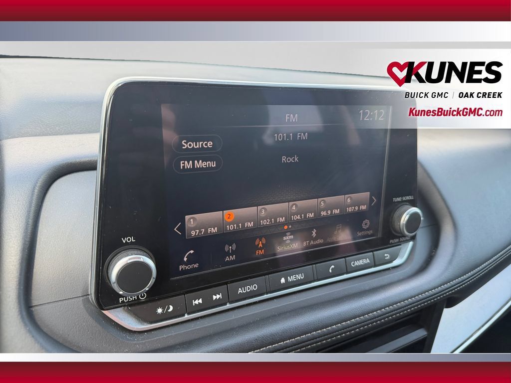 Used 2025 Nissan Rogue SV AWD/4WD image 26