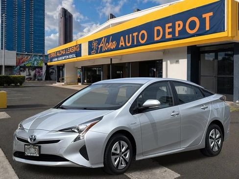 Used 2016 Toyota Prius Four FWD image 1