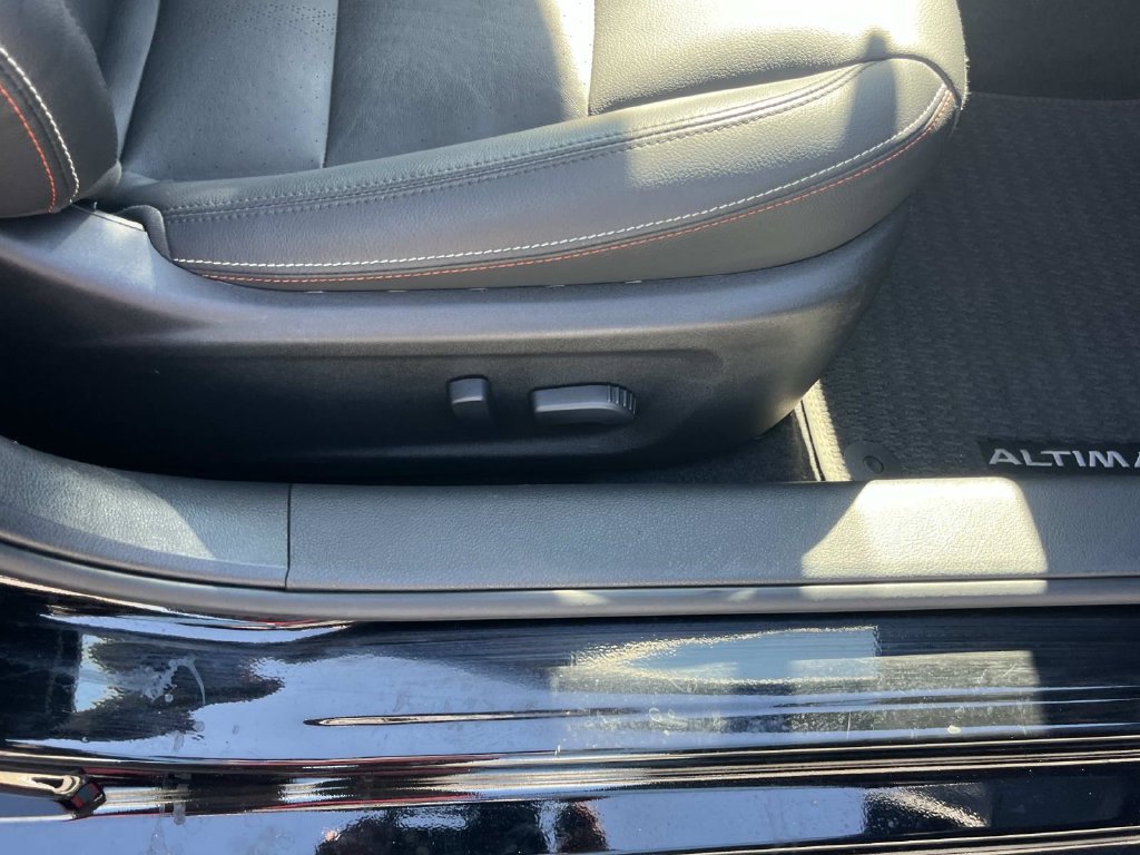 Used 2023 Nissan Altima 2.5 SR w/ SR Premium Package FWD image 29