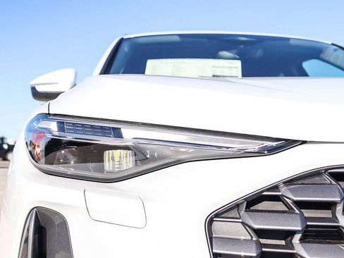 New 2025 Audi Q5 Premium Plus image 9