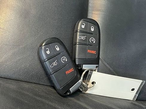 Used 2016 Jeep Grand Cherokee Limited image 31