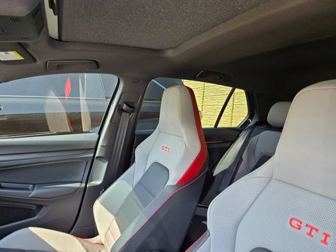 Used 2024 Volkswagen GTI SE FWD image 21