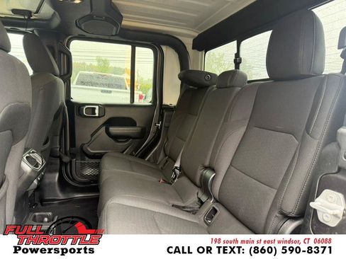 Used 2023 Jeep Gladiator Sport AWD/4WD image 16