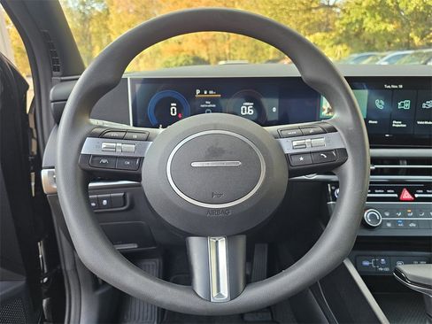 Certified 2025 Hyundai Santa Cruz SE image 21